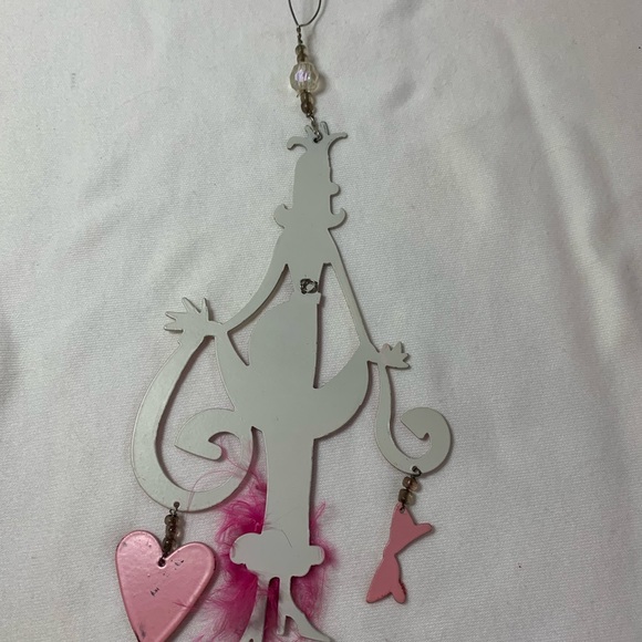 Glamour girl ornament pink heart feathers sunset vista designs woman - Picture 6 of 6